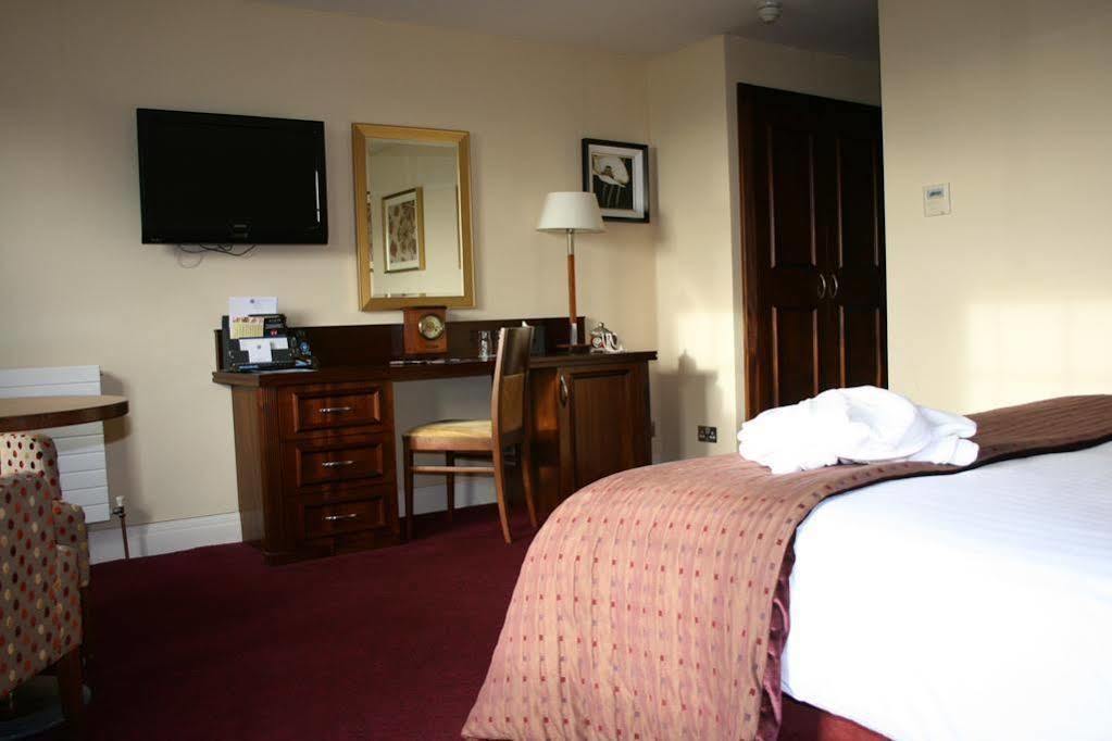 Slieve Russell Hotel Балликоннелл Экстерьер фото